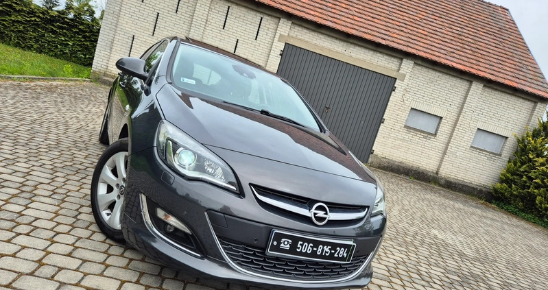 Opel Astra cena 40500 przebieg: 158907, rok produkcji 2014 z Człopa małe 742